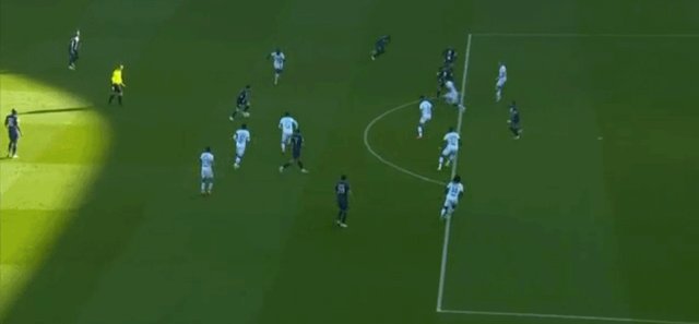 1668381097643071860.gif 巴黎.gif